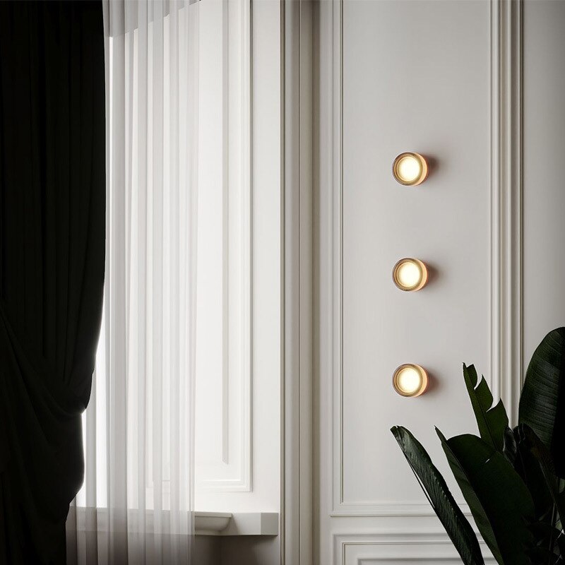 Omi • Wall Lamp