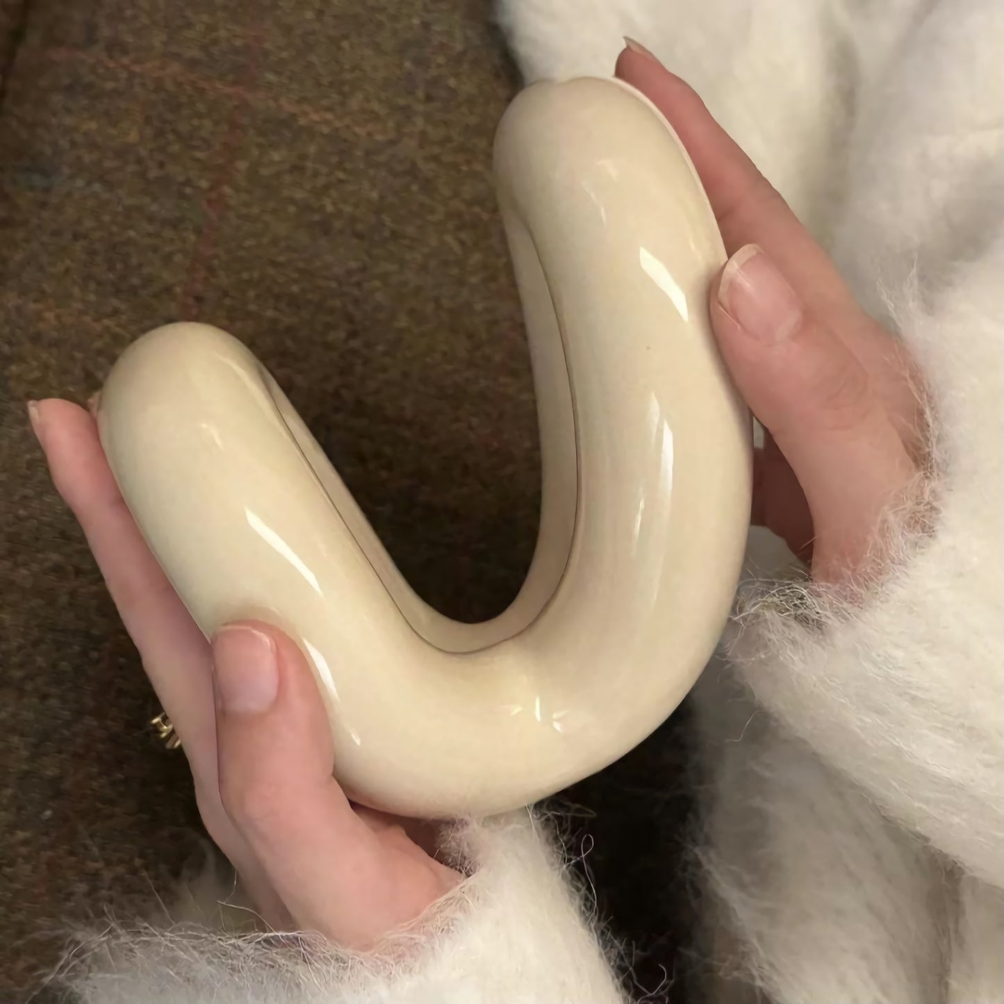 Wave •Brush Holder